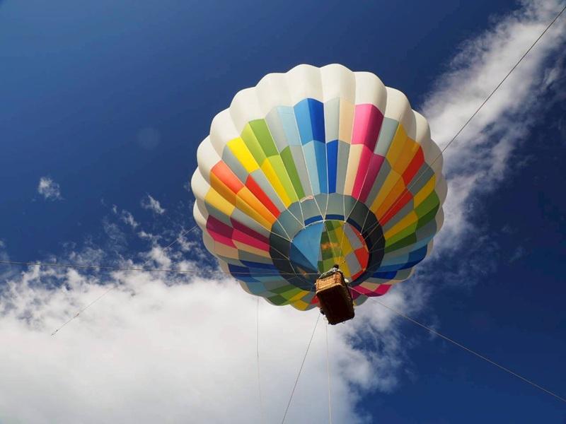山中湖で熱気球-1