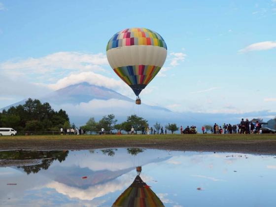 山中湖で熱気球-3